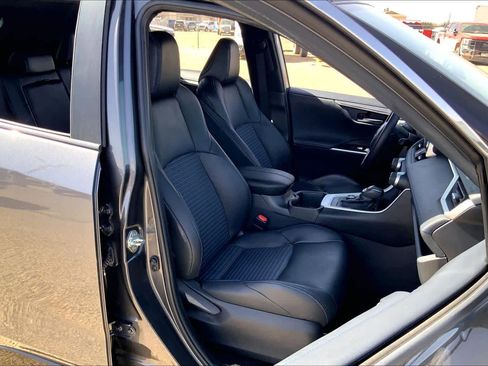 Used 2022 Toyota RAV4 XSE image 9