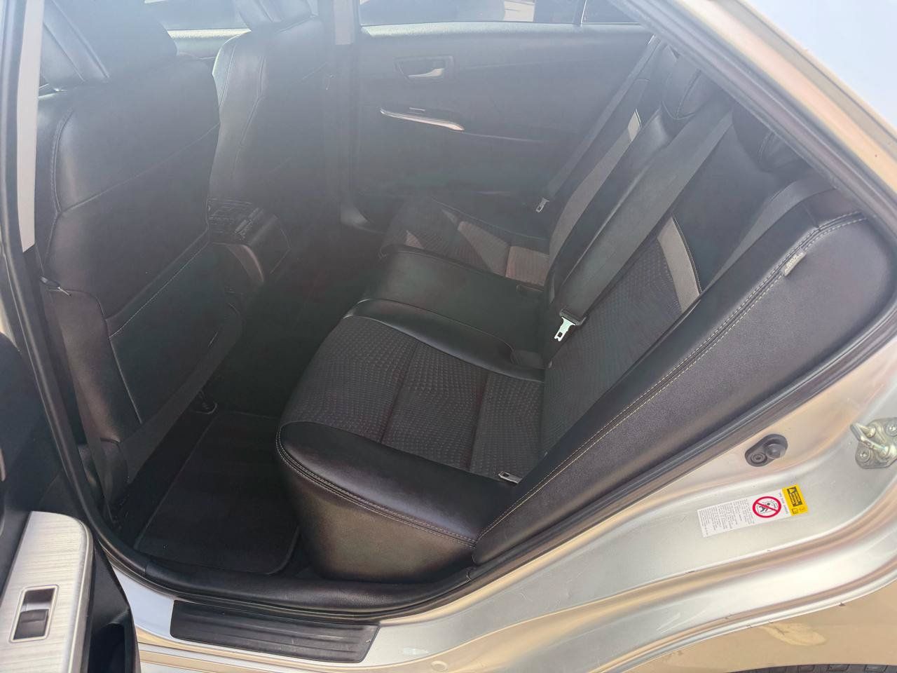 Used 2014 Toyota Camry SE w/ Fleet Convenience Package FWD image 12