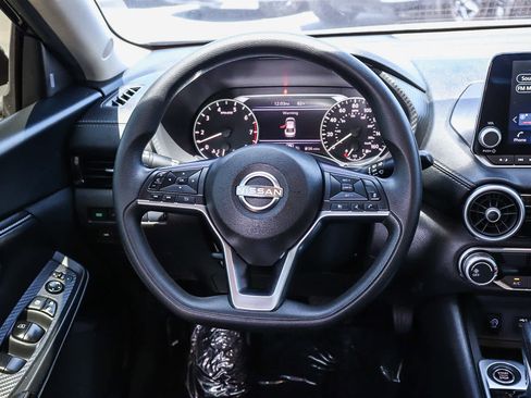 Used 2024 Nissan Sentra SV FWD image 17
