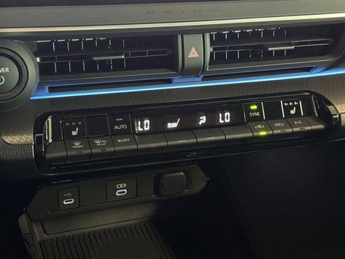 New 2027 Toyota Prius XLE FWD image 24