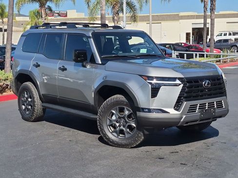 Used 2026 Lexus GX 550 AWD/4WD image 2