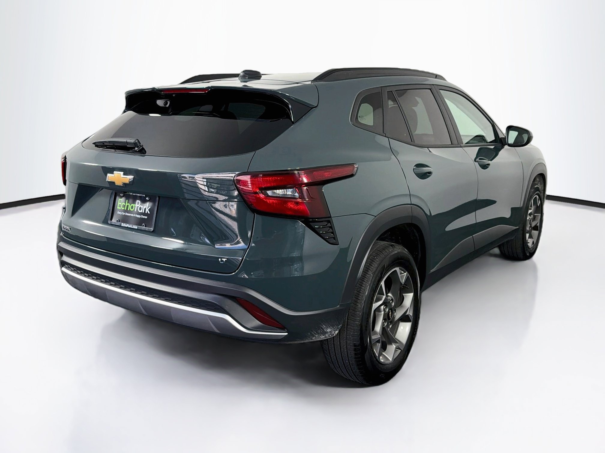 Used 2025 Chevrolet Trax LT FWD image 9