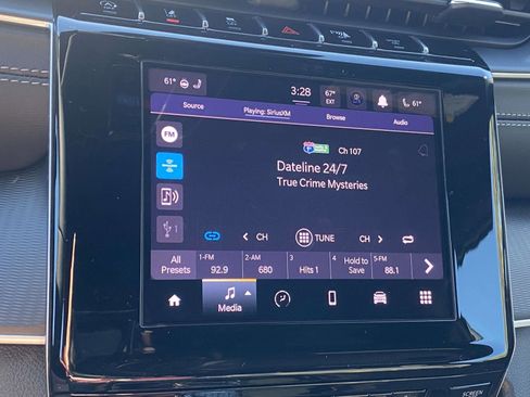 New 2025 Jeep Grand Cherokee Laredo X w/ Luxury Tech Group I image 8