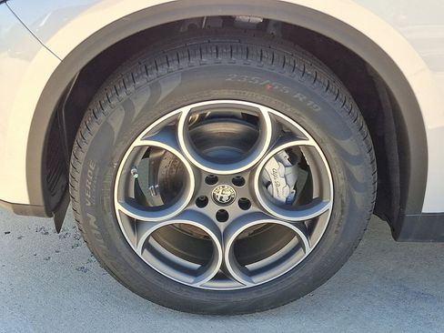 New 2025 Alfa Romeo Stelvio Sprint w/ Convenience Package image 3