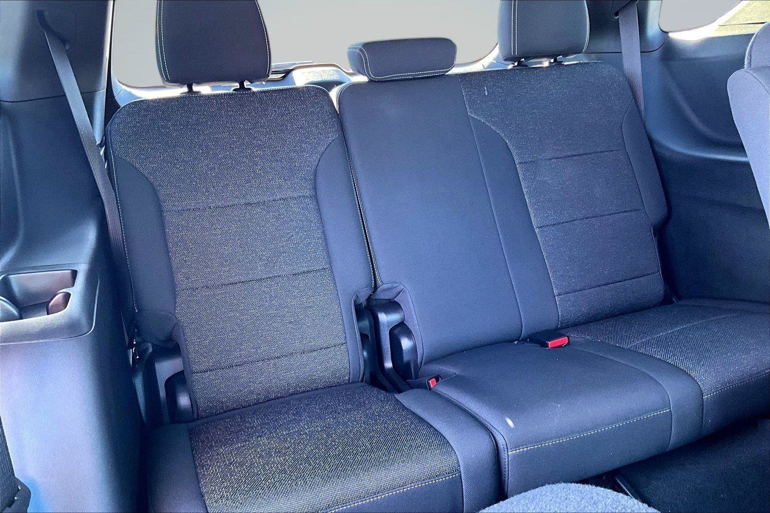 Used 2024 Chevrolet Traverse LT w/ Midnight/Sport Edition FWD image 29