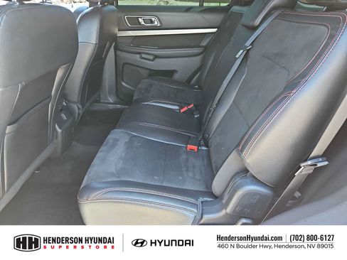 Used 2018 Ford Explorer XLT w/ Equipment Group 202A FWD image 19
