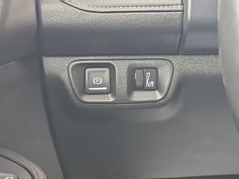 Used 2020 GMC Acadia SLT image 29