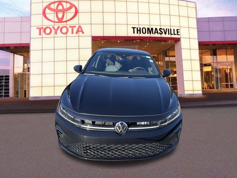 Used 2025 Volkswagen Jetta Sport image 2