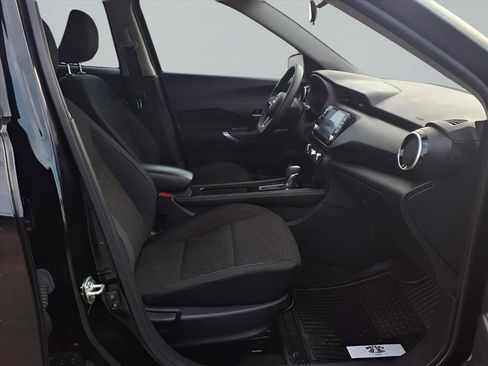 Used 2023 Nissan Kicks SV image 15