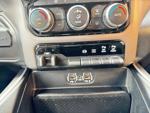 Used 2020 RAM 3500 Big Horn w/ Level 2 Equipment Group AWD/4WD image 21