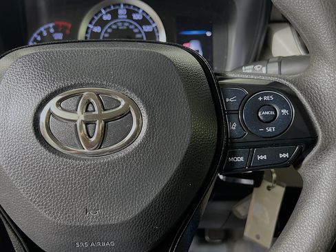 Used 2020 Toyota Corolla LE FWD image 19