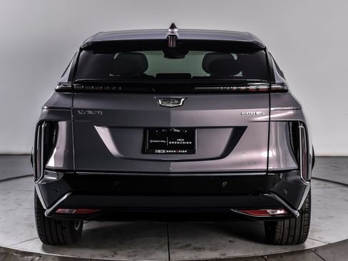 Used 2024 Cadillac Lyriq Luxury AWD/4WD image 5