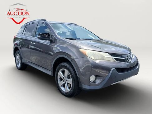 Used 2015 Toyota RAV4 XLE FWD image 3