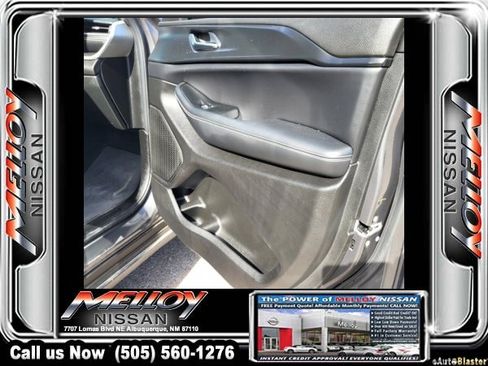 Used 2025 Jeep Grand Cherokee Laredo image 16