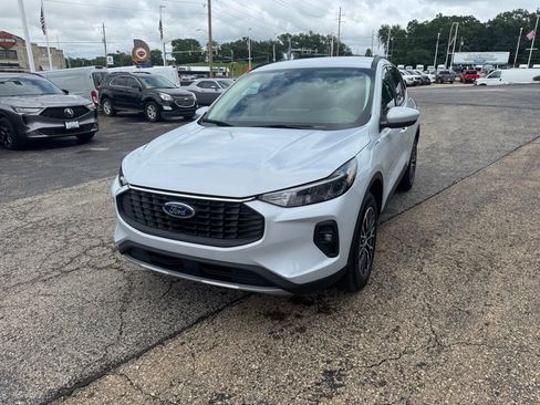 Used 2025 Ford Escape SE FWD image 3
