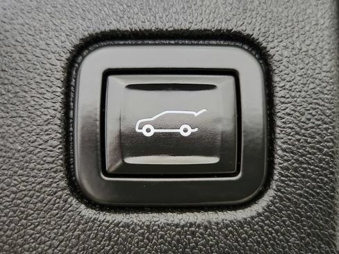 Used 2020 Chevrolet Equinox LT FWD image 31