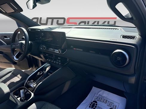Used 2024 Chevrolet Colorado Z71 w/ Advanced Trailering Package AWD/4WD image 27