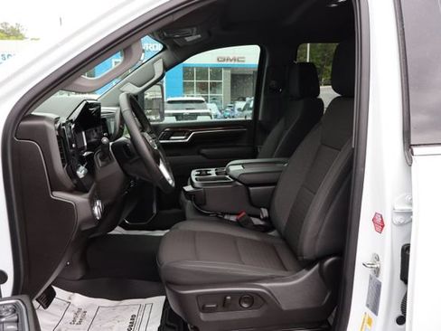 Used 2025 GMC Sierra 2500 SLE w/ SLE Value Package; AWD/4WD image 19
