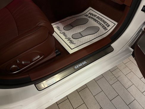 Used 2025 Genesis G90 3.5T image 15