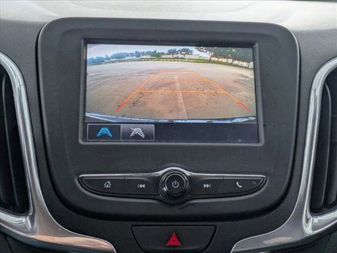 Used 2018 Chevrolet Equinox LT FWD image 14