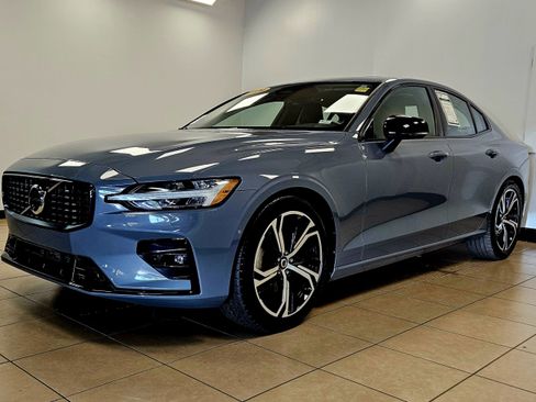 Used 2024 Volvo S60 B5 Ultimate image 2