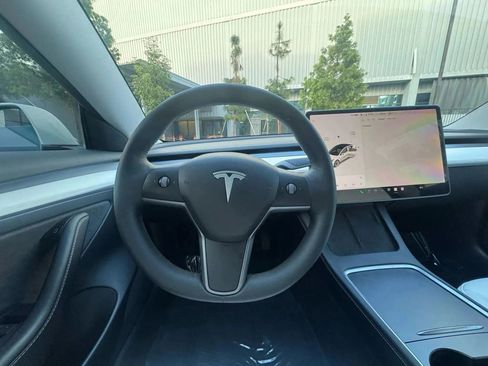 Used 2022 Tesla Model 3 image 15