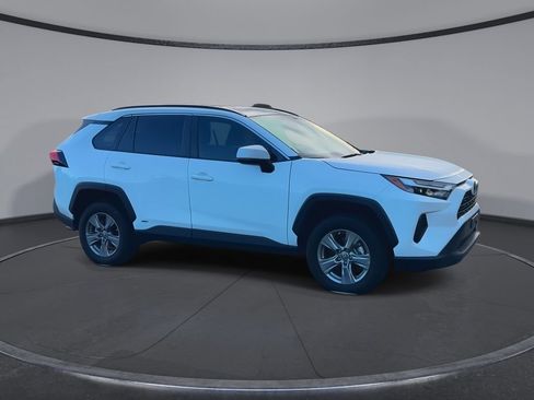 Used 2024 Toyota RAV4 LE AWD/4WD image 2