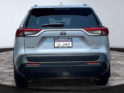 Used 2022 Toyota RAV4 XLE w/ Convenience Package AWD/4WD image 5
