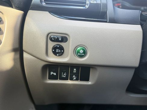 Used 2016 Honda Pilot Touring image 28