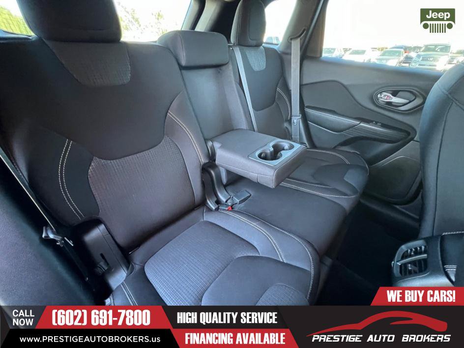 Used 2015 Jeep Cherokee Latitude w/ Comfort/Convenience Group FWD image 43