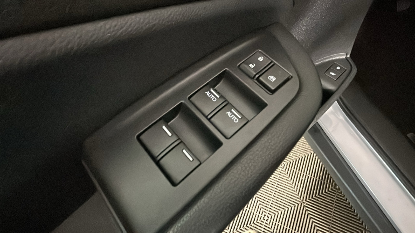 Used 2020 Honda Passport EX-L image 11