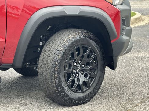 Used 2025 Chevrolet Colorado Trail Boss image 12