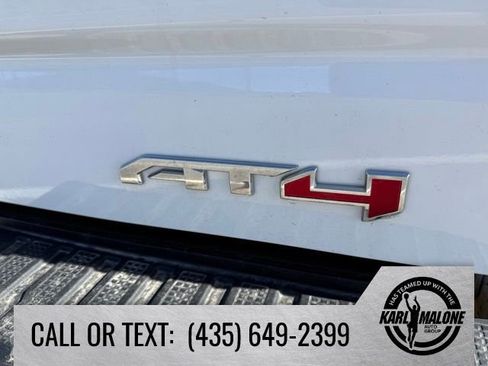 Used 2023 GMC Sierra 1500 AT4 w/ Technology Package image 12