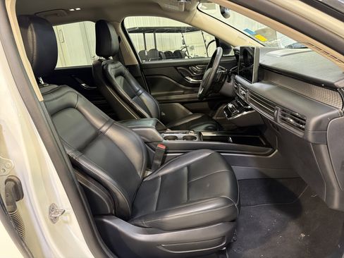Used 2025 Lincoln Corsair FWD image 13