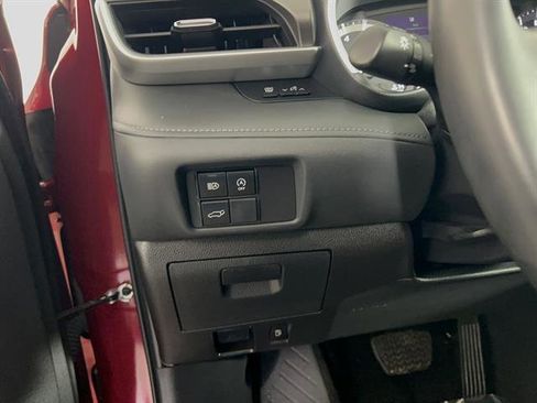 Certified 2024 Toyota Highlander XLE image 22