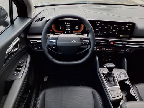 New 2026 Kia Sportage EX FWD image 6