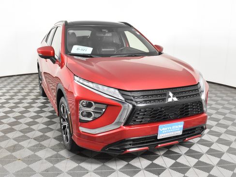 Used 2022 Mitsubishi Eclipse Cross SEL image 3