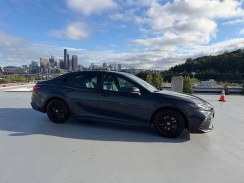 Used 2025 Toyota Camry SE FWD image 2