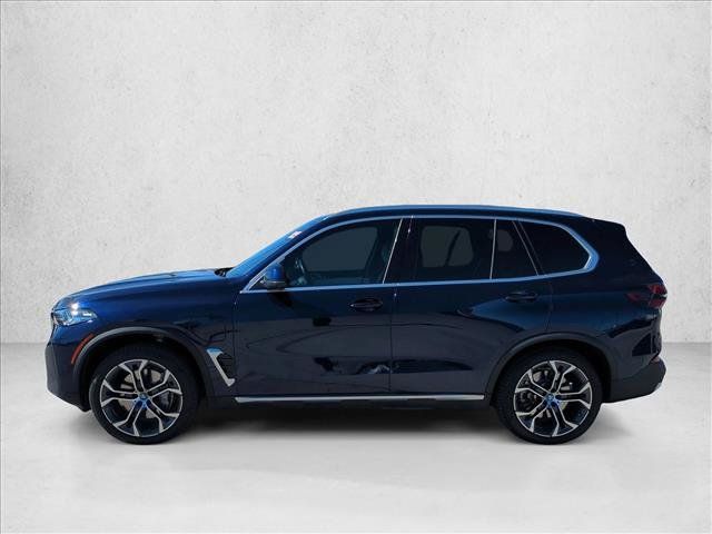 Used 2025 BMW X5 xDrive50e w/ Premium Package AWD/4WD image 9