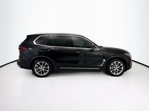 Used 2024 BMW X5 xDrive40i w/ Premium Package AWD/4WD image 4