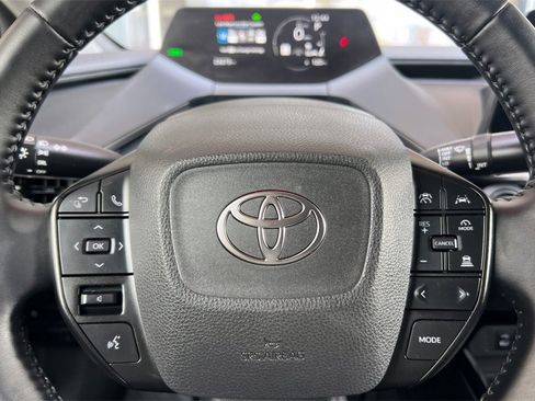 Used 2025 Toyota Prius LE image 25