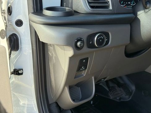 New 2025 Ford Transit 250 148 Medium Roof image 13