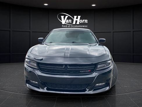Used 2018 Dodge Charger R/T RWD image 2