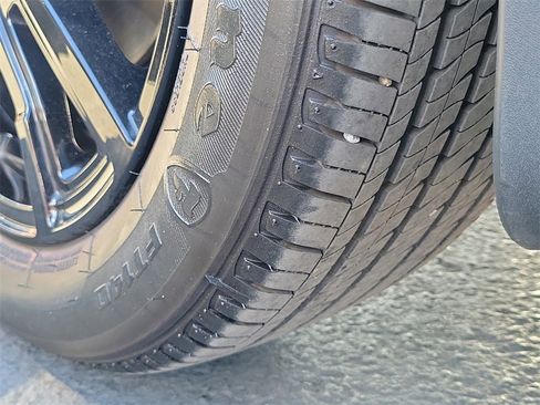 Used 2024 Nissan Kicks SR w/ SR Premium Package image 30