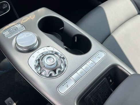 Used 2025 Genesis GV60 Advanced image 33