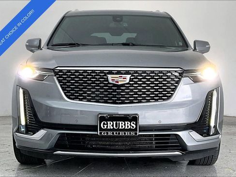 Used 2025 Cadillac XT6 Premium Luxury image 6