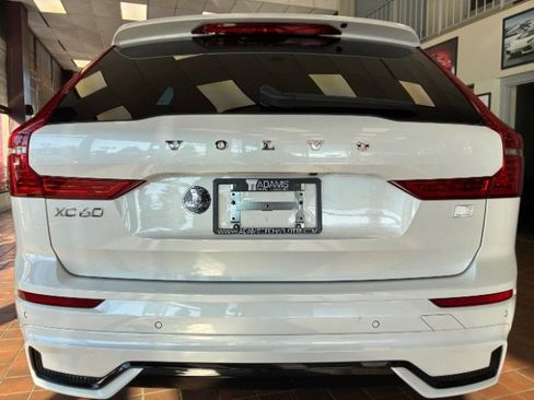 Used 2024 Volvo XC60 T8 Core image 11