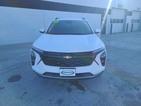 Used 2024 Chevrolet Trax LT image 9