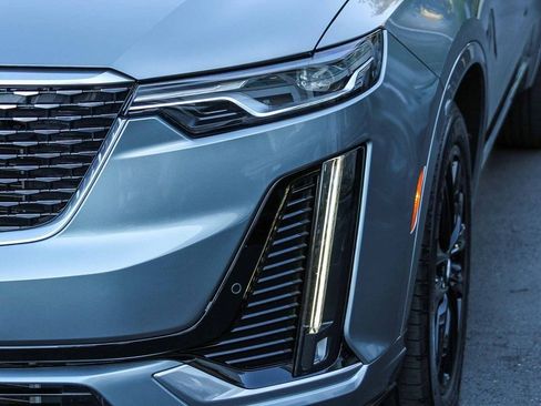 Used 2023 Cadillac XT6 Premium Luxury image 10