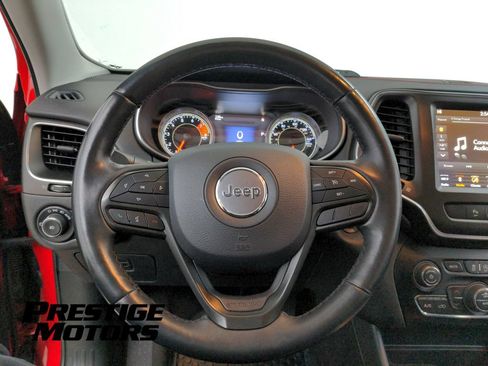 Used 2019 Jeep Cherokee Trailhawk w/ Cold Weather Group AWD/4WD image 21